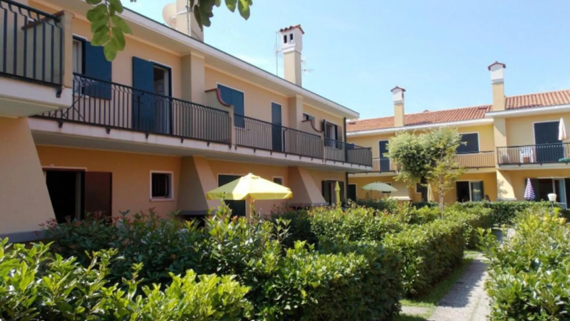 Bibione Escape Cozy Villetta With Pool And Garden Appartamento