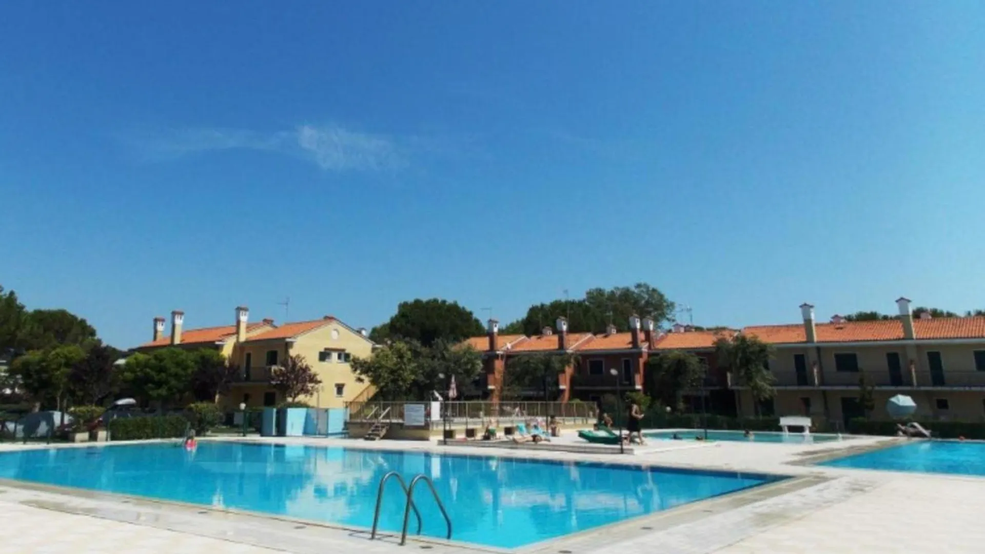 Bibione Escape Cozy Villetta With Pool And Garden